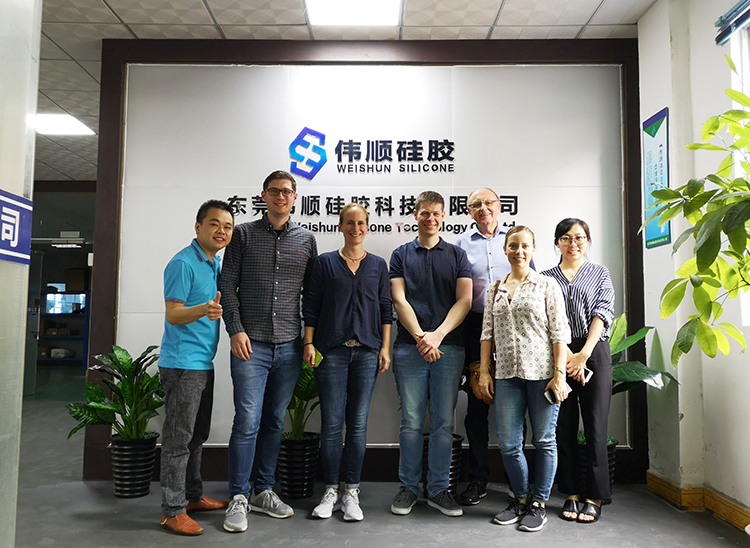 亿光副总Kaiser对草莓视频色板APP官网下载的肯定