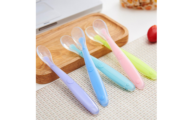 硅胶煎蛋模 硅胶化妆包 硅胶是什么 硅胶制品否有哪些特点